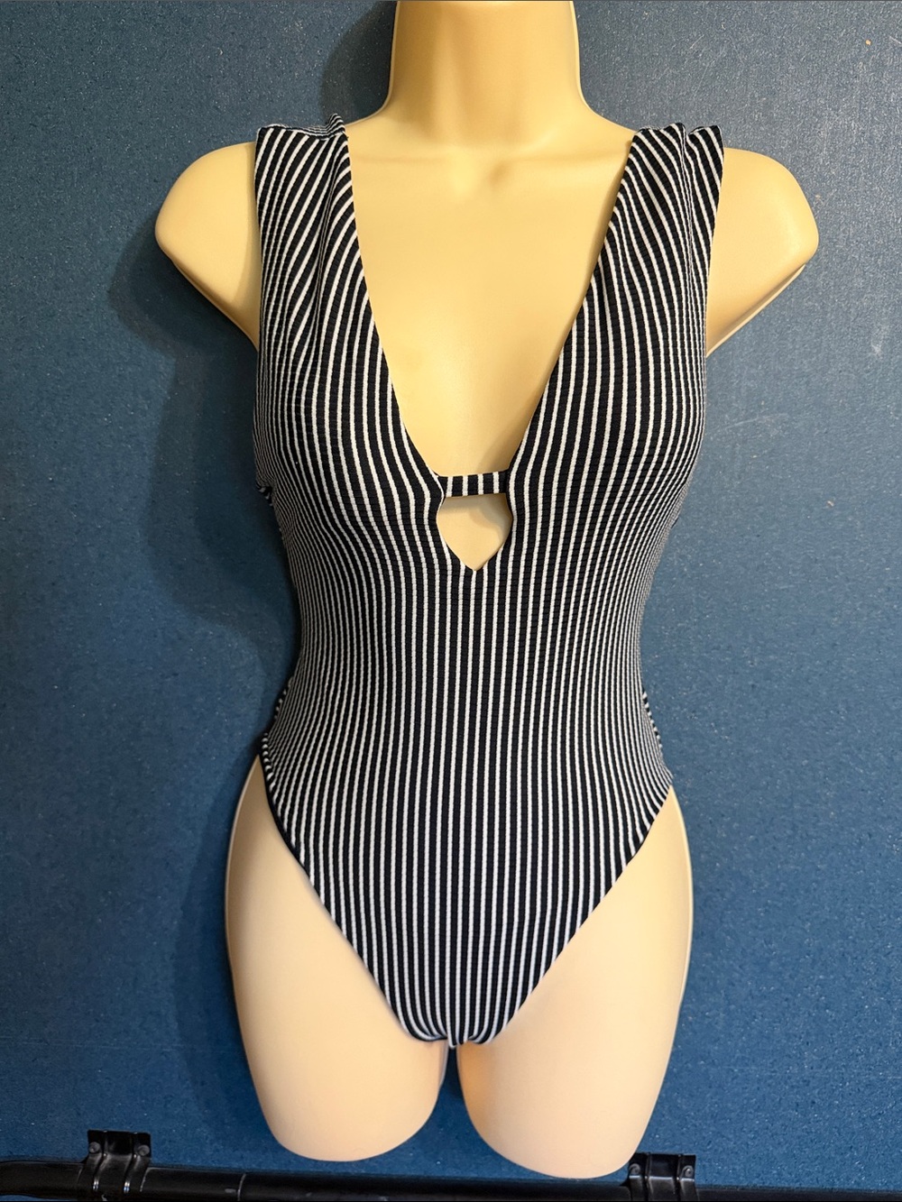 Seafolly sz 8 one piece striped swimsuit